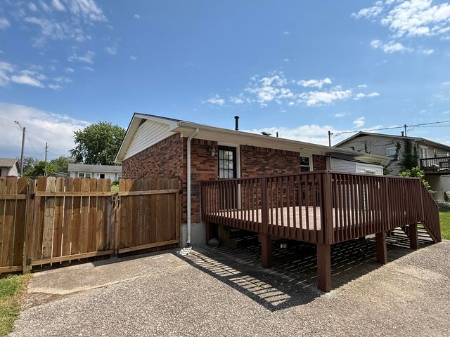 17 Holiday Road, Winchester, KY 40391