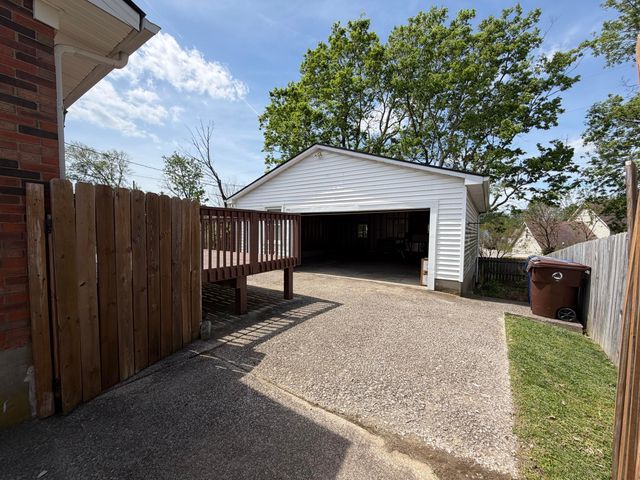 17 Holiday Road, Winchester, KY 40391