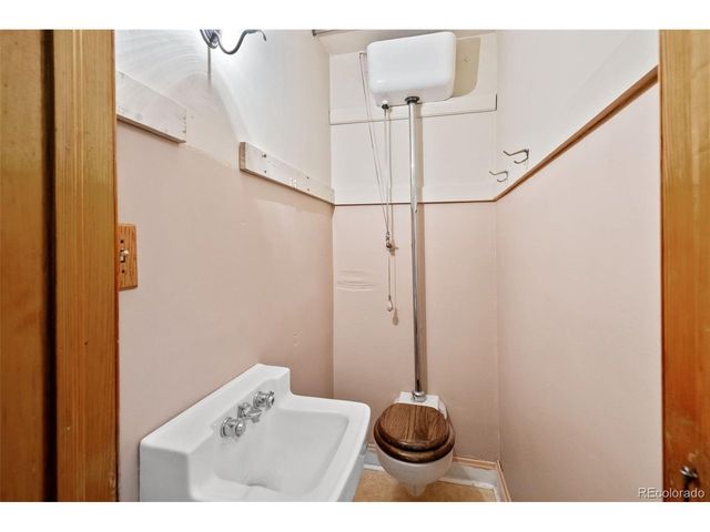 303 S 3rd St, Sterling, CO 80751