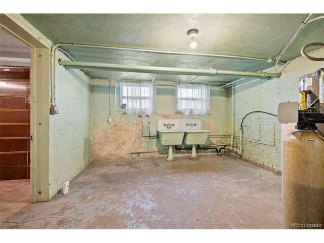 303 S 3rd St, Sterling, CO 80751