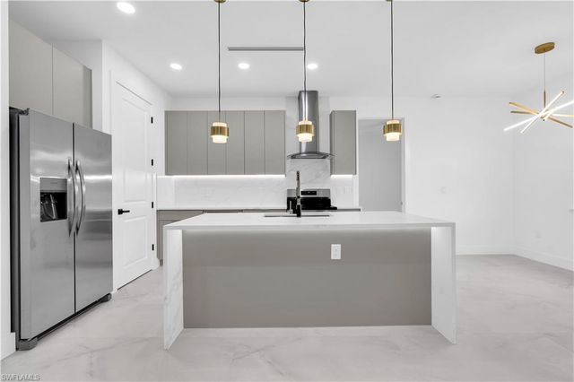 1018 Calvin AVE, Lehigh Acres, FL 33972