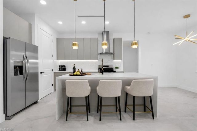 1018 Calvin AVE, Lehigh Acres, FL 33972