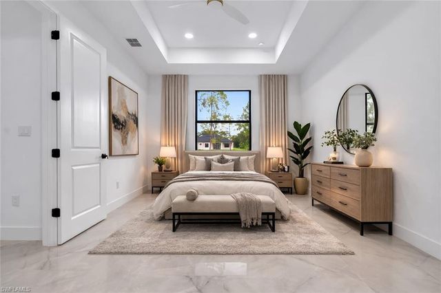 1018 Calvin AVE, Lehigh Acres, FL 33972