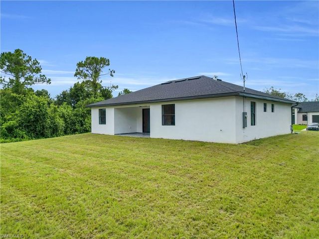 1018 Calvin AVE, Lehigh Acres, FL 33972
