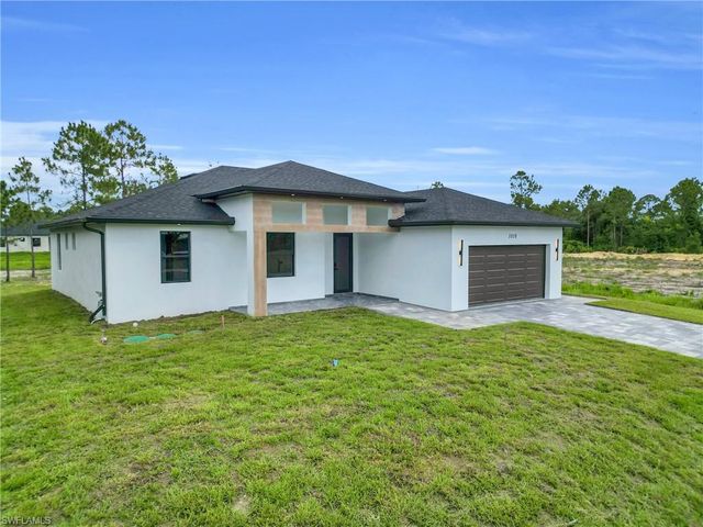 1018 Calvin AVE, Lehigh Acres, FL 33972