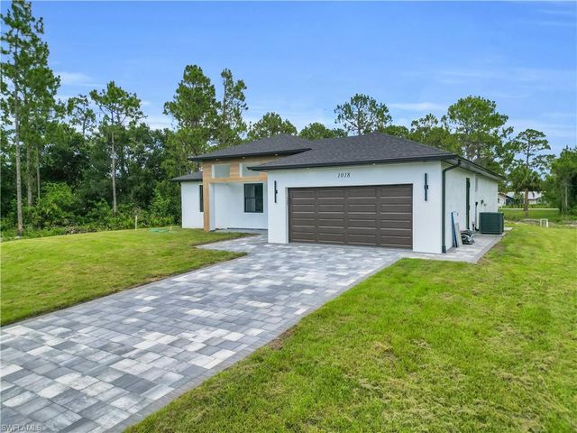 1018 Calvin AVE, Lehigh Acres, FL 33972