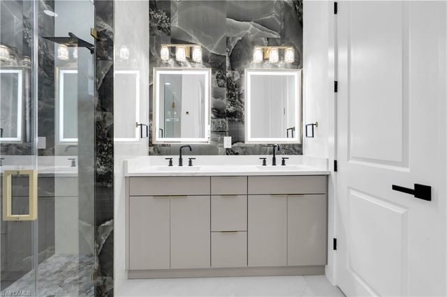 1018 Calvin AVE, Lehigh Acres, FL 33972