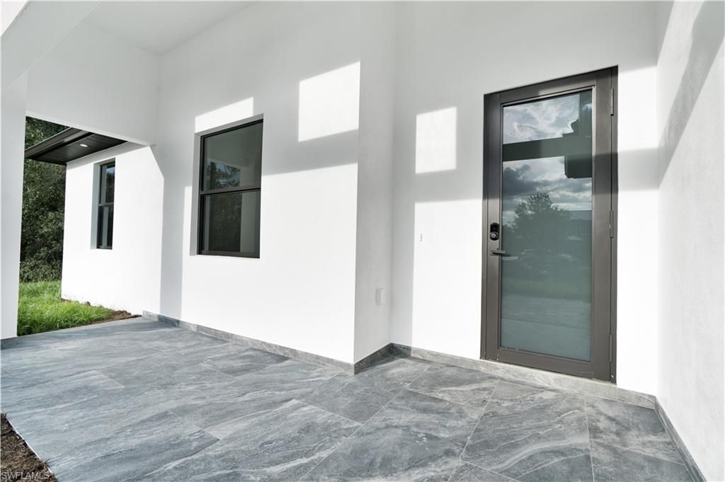 1018 Calvin AVE, Lehigh Acres, FL 33972