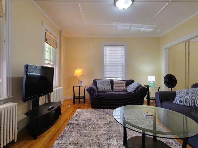 676 Thames Street, Newport, RI 02840