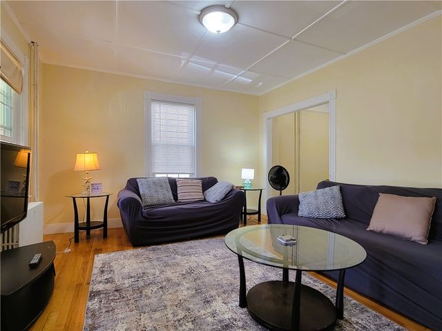 676 Thames Street, Newport, RI 02840