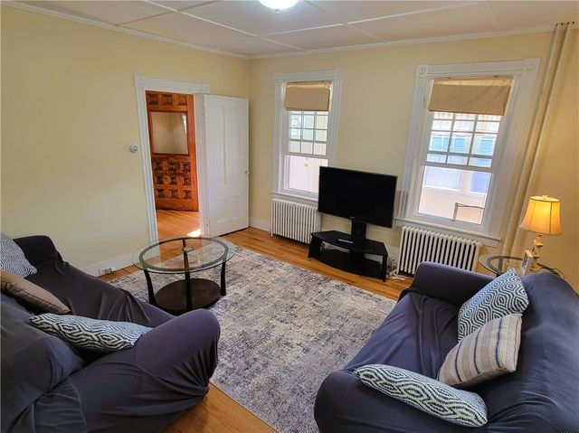 676 Thames Street, Newport, RI 02840