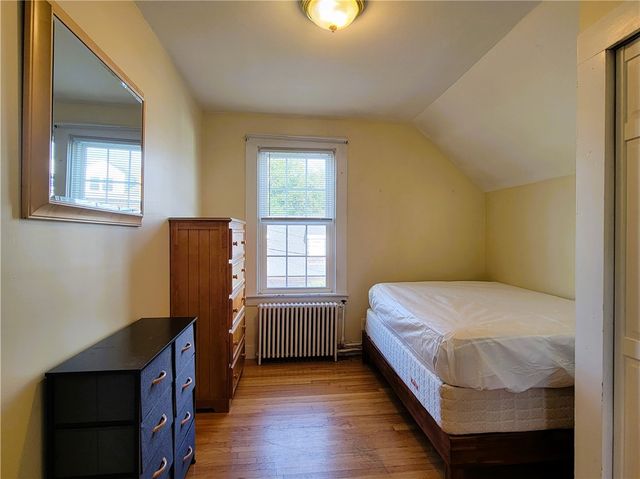 676 Thames Street, Newport, RI 02840
