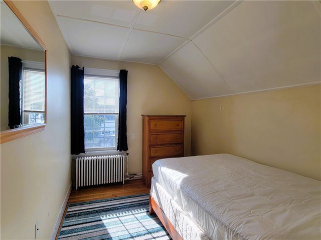 676 Thames Street, Newport, RI 02840