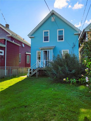 676 Thames Street, Newport, RI 02840