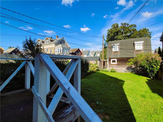 676 Thames Street, Newport, RI 02840