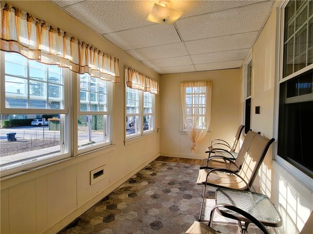 676 Thames Street, Newport, RI 02840