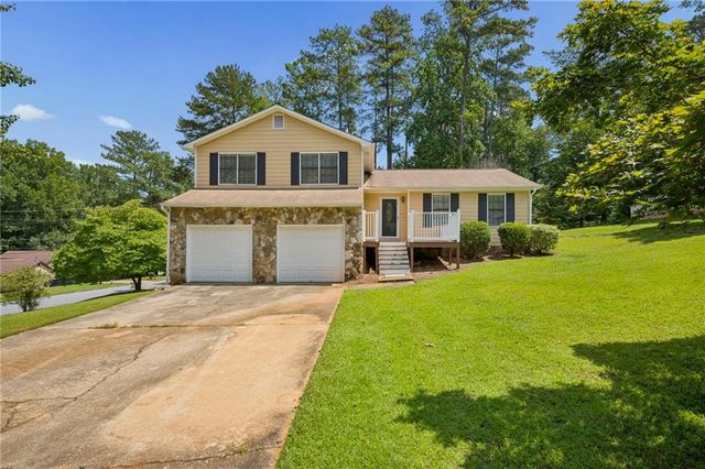 4390 Valley Brook Lane, College Park, GA 30349