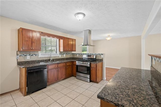 4390 Valley Brook Lane, College Park, GA 30349