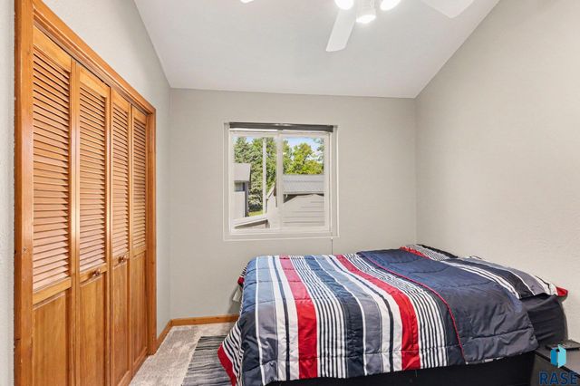 3913 N Longview Ave Avenue, Sioux Falls, SD 57107