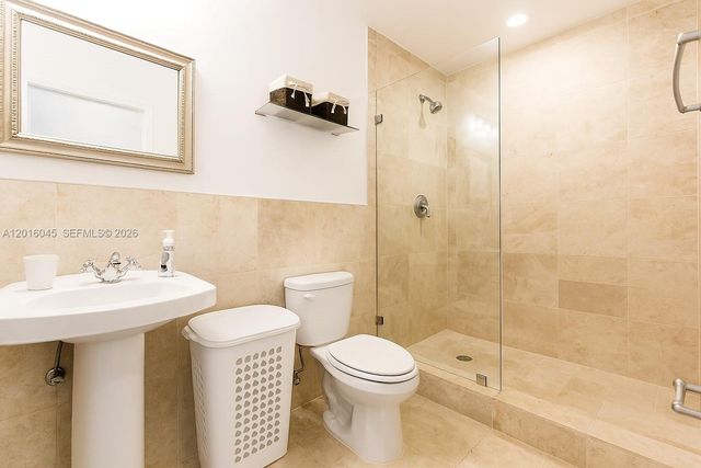 420 15th St 106, Miami Beach, FL 33139