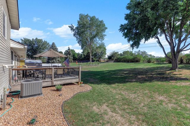 8419 Ivywood Avenue S, Cottage Grove, MN 55016