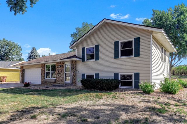 8419 Ivywood Avenue S, Cottage Grove, MN 55016