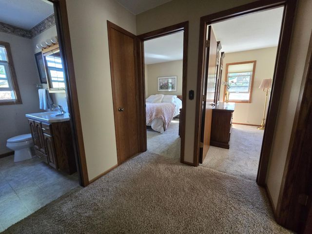 8419 Ivywood Avenue S, Cottage Grove, MN 55016