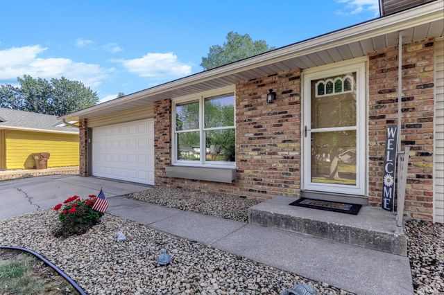 8419 Ivywood Avenue S, Cottage Grove, MN 55016