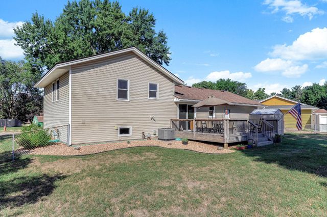 8419 Ivywood Avenue S, Cottage Grove, MN 55016