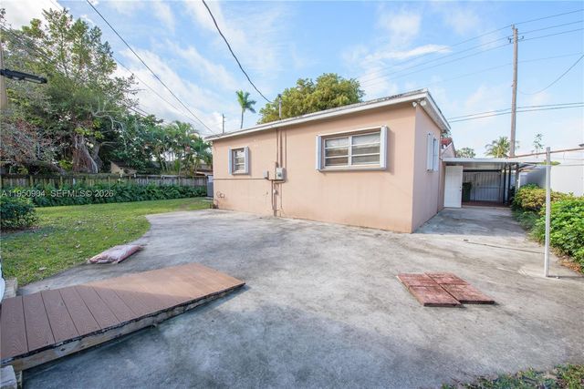 5431 W 2nd Ave, Hialeah, FL 33012