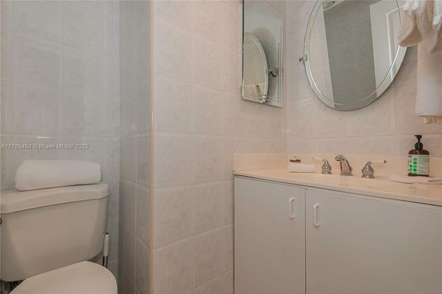 10185 Collins Ave 212, Bal Harbour, FL 33154