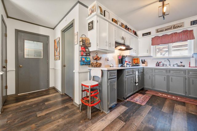 38 E Canyon View Drive, Ransom Canyon, TX 79366