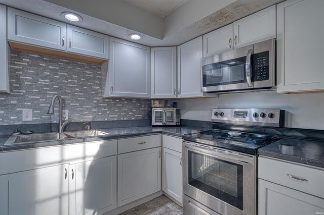 2222 Kathleen Avenue, Evansville, IN 47714