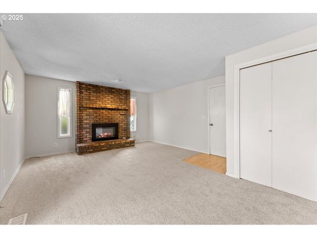 5107 Nw DANIELS St, Vancouver, WA 98663