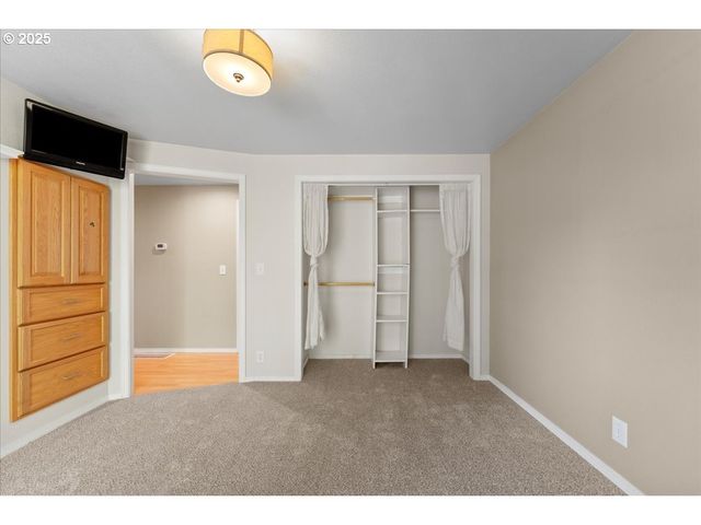 5107 Nw DANIELS St, Vancouver, WA 98663