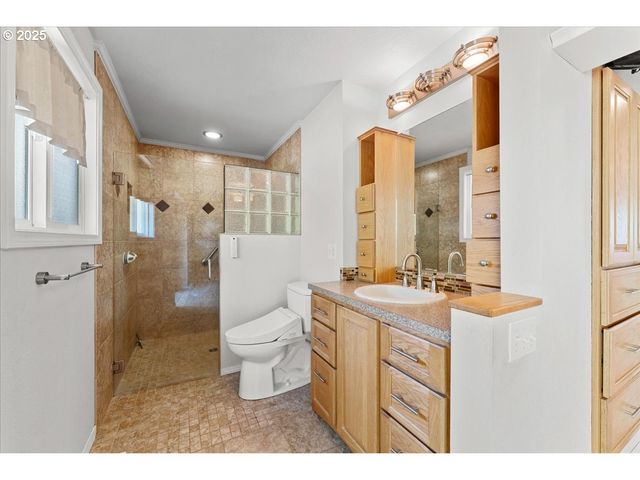 5107 Nw DANIELS St, Vancouver, WA 98663