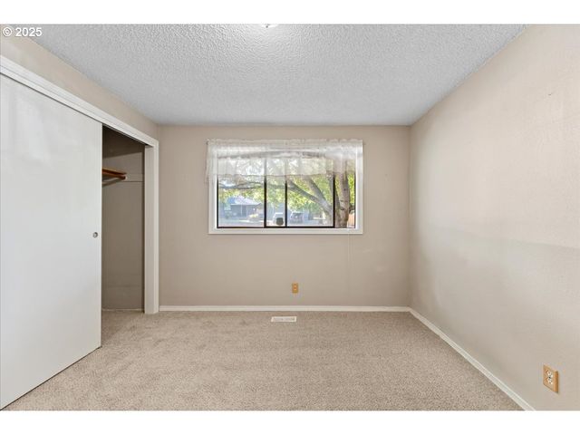 5107 Nw DANIELS St, Vancouver, WA 98663