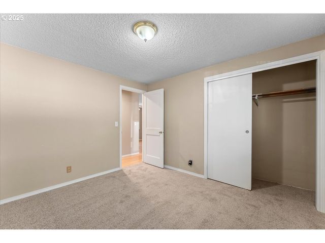 5107 Nw DANIELS St, Vancouver, WA 98663