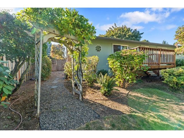 5107 Nw DANIELS St, Vancouver, WA 98663