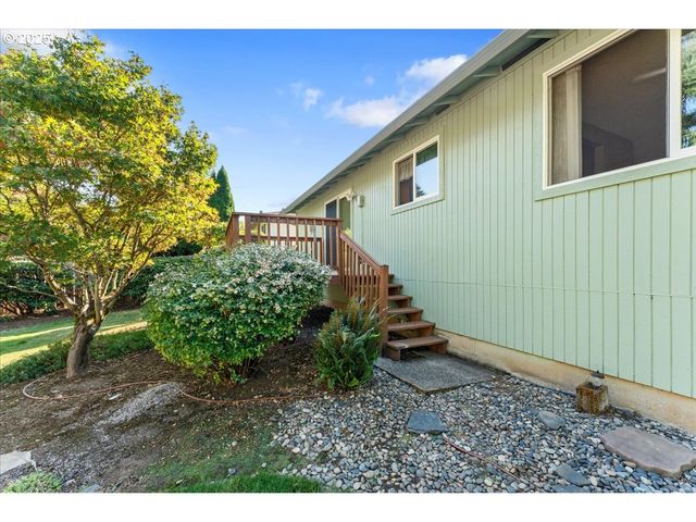5107 Nw DANIELS St, Vancouver, WA 98663