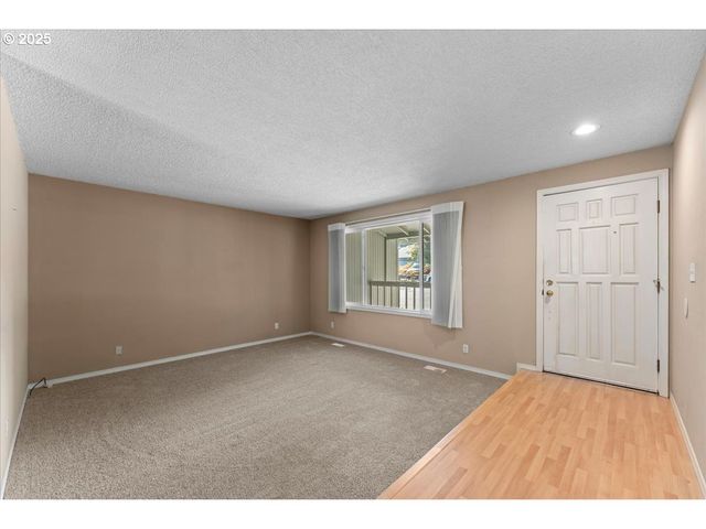 5107 Nw DANIELS St, Vancouver, WA 98663
