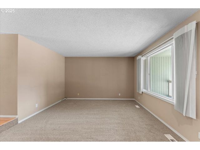 5107 Nw DANIELS St, Vancouver, WA 98663