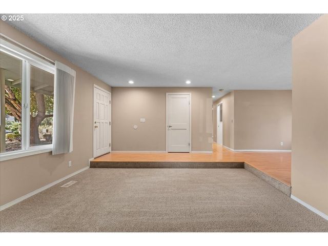 5107 Nw DANIELS St, Vancouver, WA 98663