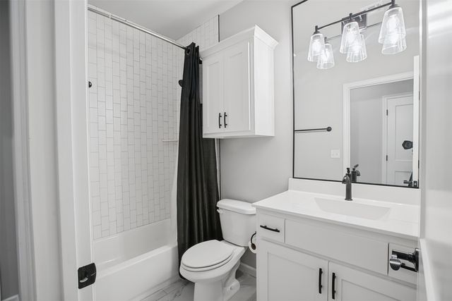7121 E Queens Street, Broken Arrow, OK 74014