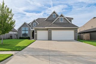 7121 E Queens Street, Broken Arrow, OK 74014