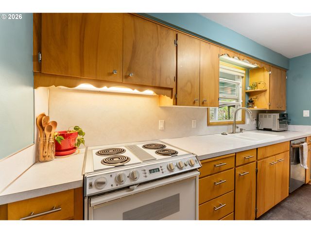 11120 Ne San Rafael St, Portland, OR 97220
