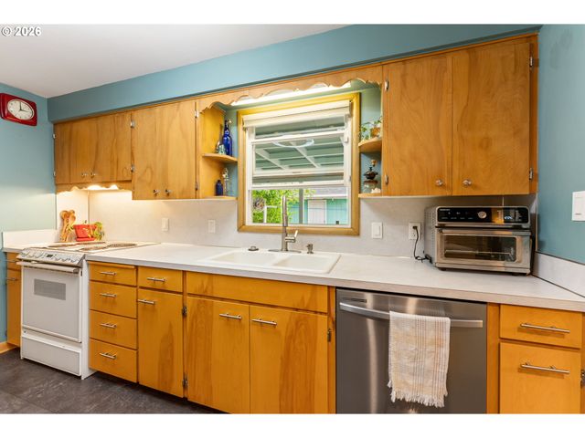 11120 Ne San Rafael St, Portland, OR 97220
