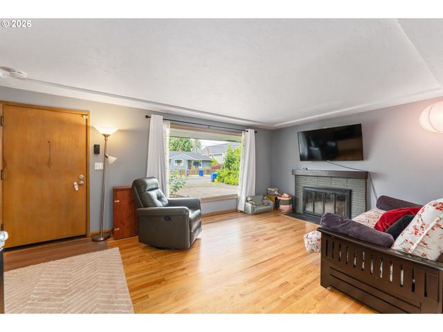 11120 Ne San Rafael St, Portland, OR 97220