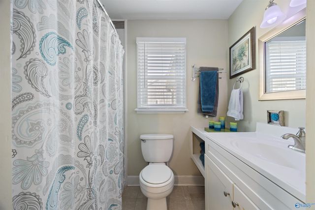 1809 Whisperwood Way NW, Huntsville, AL 35806