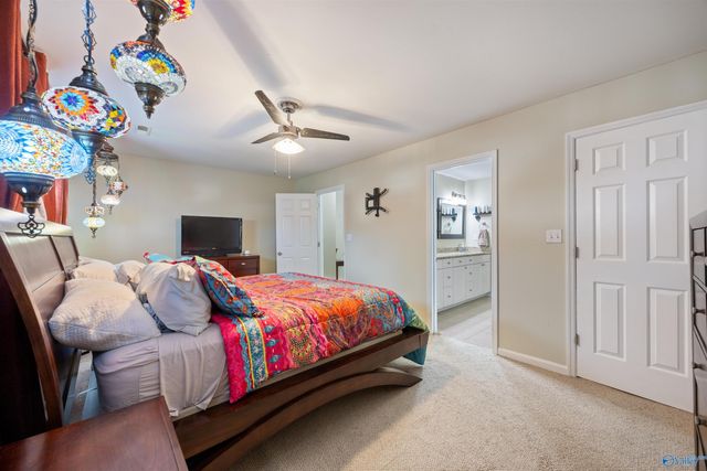 1809 Whisperwood Way NW, Huntsville, AL 35806